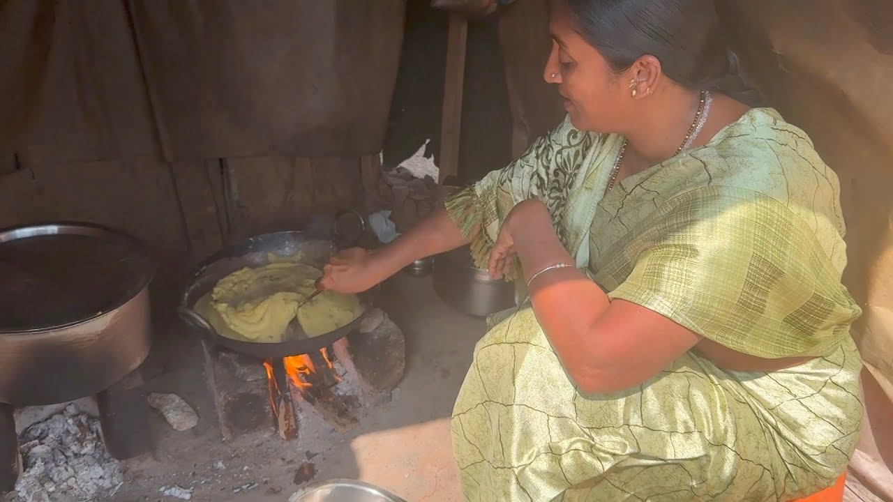आजी लोकांसाठी बनवला हळद टाकून उपमा