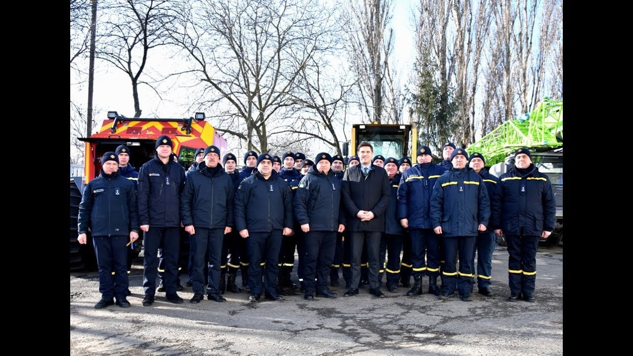 Голова облдержадміністрації Максим Куций вручив рятувальникам сучасну техніку