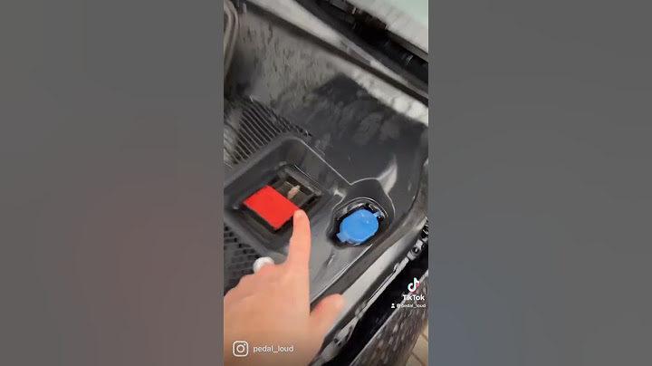 Charge 12v battery on  4th gen W205 Mercedes C class #mercedescclass #shorts #mercedesw205 #mercedes