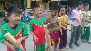 Download Lagu Berlatih Memainkan Musik Tradisional Tongkek - Grup Tongkek MI Hamzanwadi 1 Pancor MP3