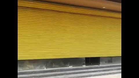 Rolling shutter with remote control