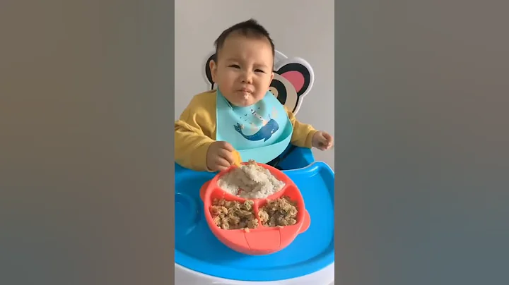 宝宝的胃口真是大，看他吃饭好有食欲 - 天天要闻