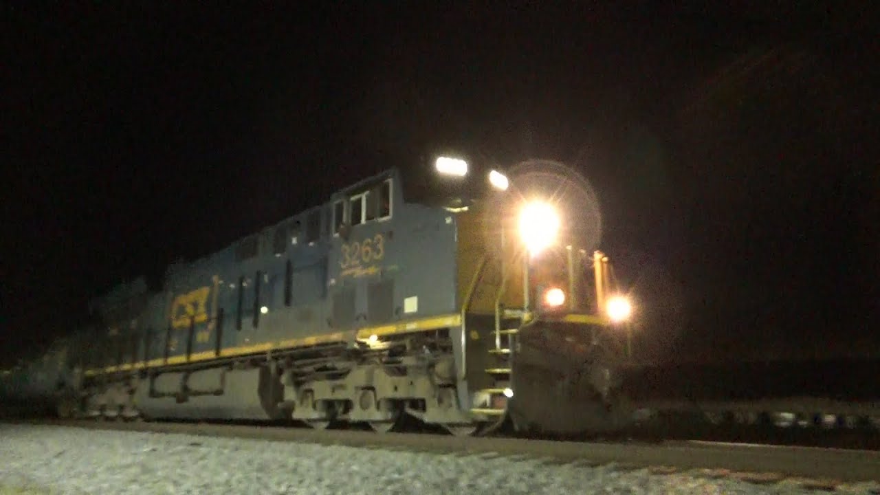 CSX ET44AH 3263 w/ Rear-DPU Leads Manifest Q581-12 on 1/12/22 - YouTube