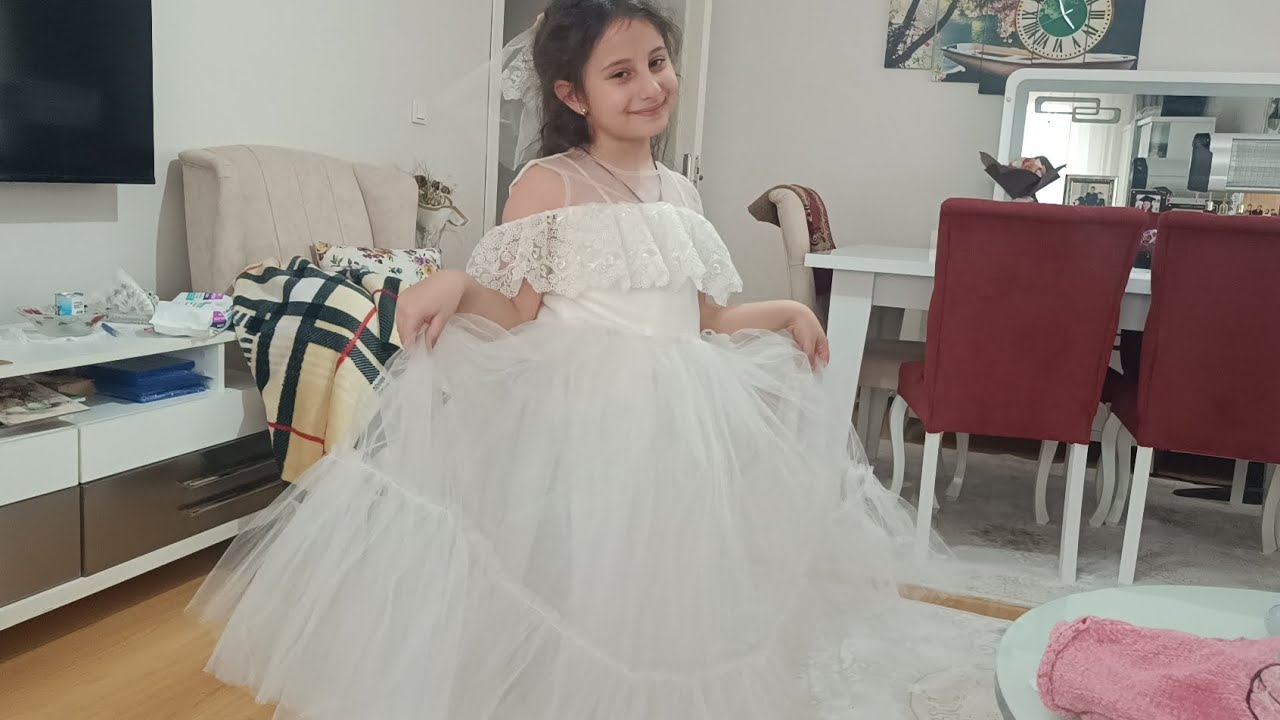 Gösteri elbisemiz geldii 🤩🤩🤩🩷