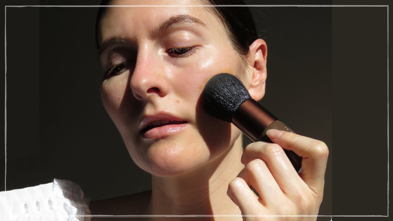 3 Ways to Multitask with a Bronzer | LAMAV ORGANICS