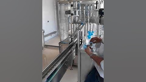 Máy  chiết  rót chai nước suối