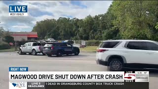 VIDEO: 3 injured in Monday afternoon West Ashley crash, police say