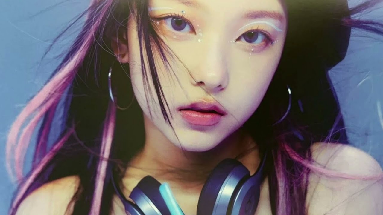 ♡ ; face shape like haerin.