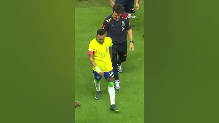 NEYMAR é atingido por balde de pipoca por torcedor, veja a reação de Fernando Diniz