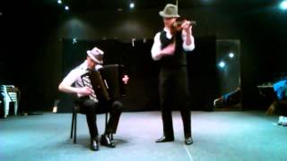 Video thumbnail of "sex bomb violin accordion :D"