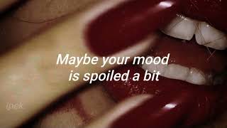 Hande Yener - Kırmızı / English Translation - Ingilizce Çeviri