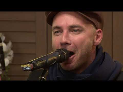 Jakkie Louw performs “Koekieloekie”