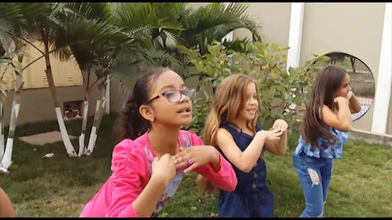 Projeto Ébano - Menina Pretinha (Mc Soffia)