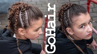 Творческий пучок из мятых кос с металлическими кольцами // Messy braided bun with metail hair rings