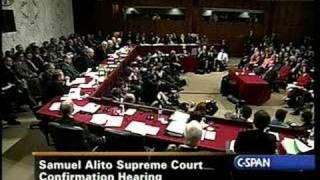 Man eats potato chips during senate hearing