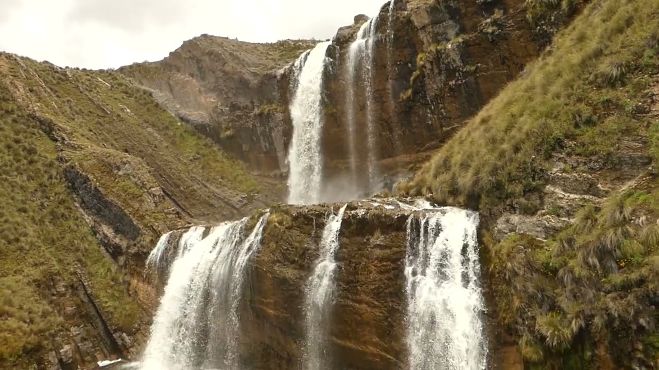 CATARATA CARISPACCHA MARCAPOMACOCHA 4500 MSNM YAULI JUNIN