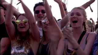 Download lagu Two Door Cinema Club - Live at Reading 2017 (Full Set)