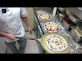 Comment garnir enfourner plusieurs pizzas