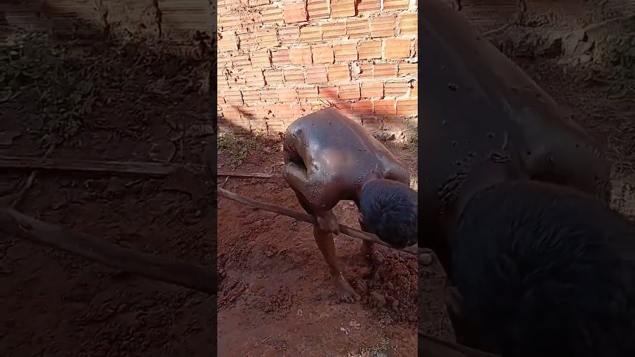 Olha a cor do João na lama. Aqui tá Sujo🤭🤣😂. Moço.