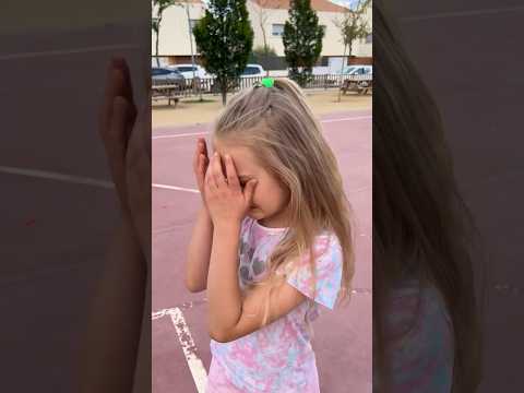 Медаль «ЛУЧШАЯ СЕСТРА» от старшего брата 🥇😭 #shorts