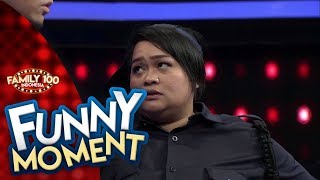 Lupa bawa kacamata renang, Miss Bala-Bala pakai kacamata untuk nge-Las! – Family 100 Indonesia screenshot 4