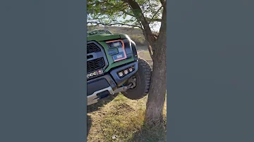 Flexing Ford Raptor 