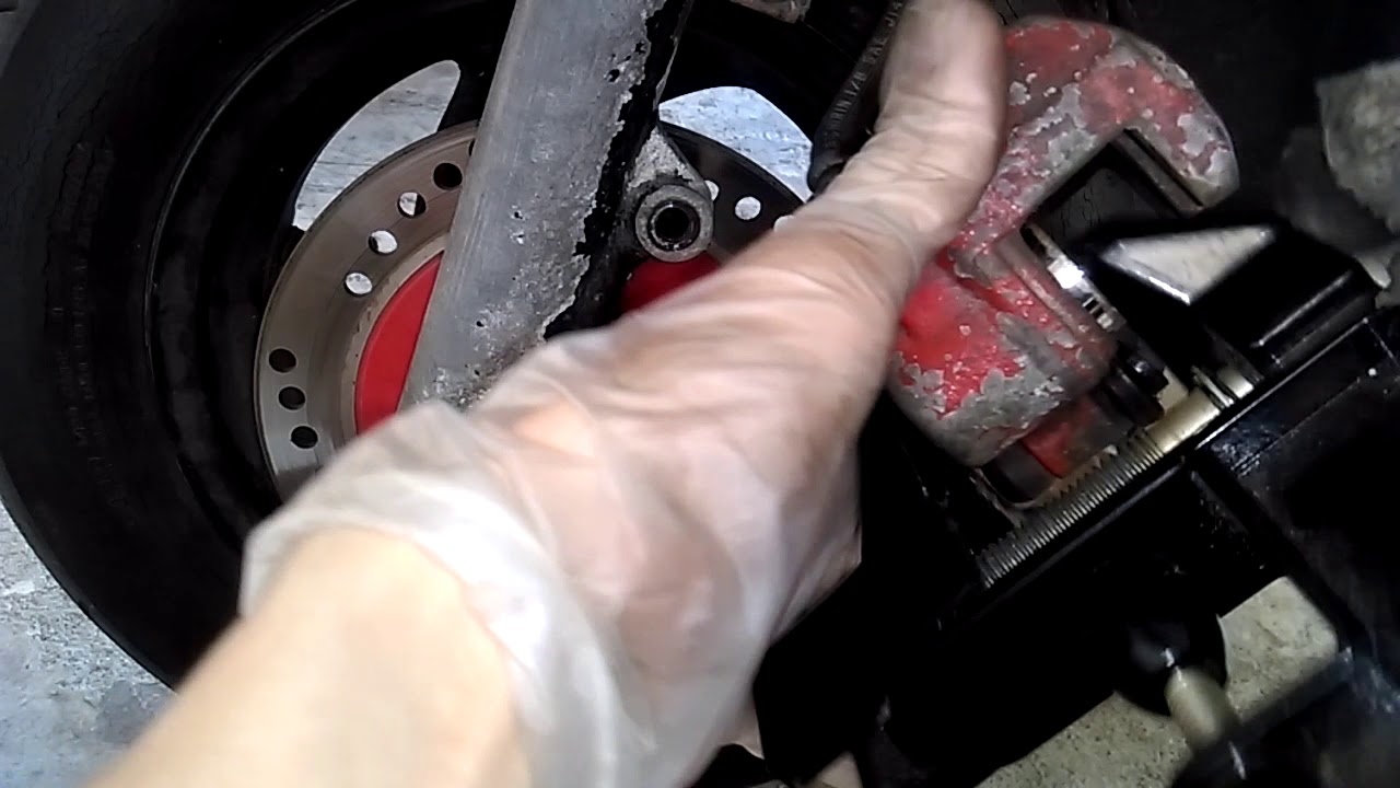 Kynco G4 前卡鉗煞車皮更換 Youtube