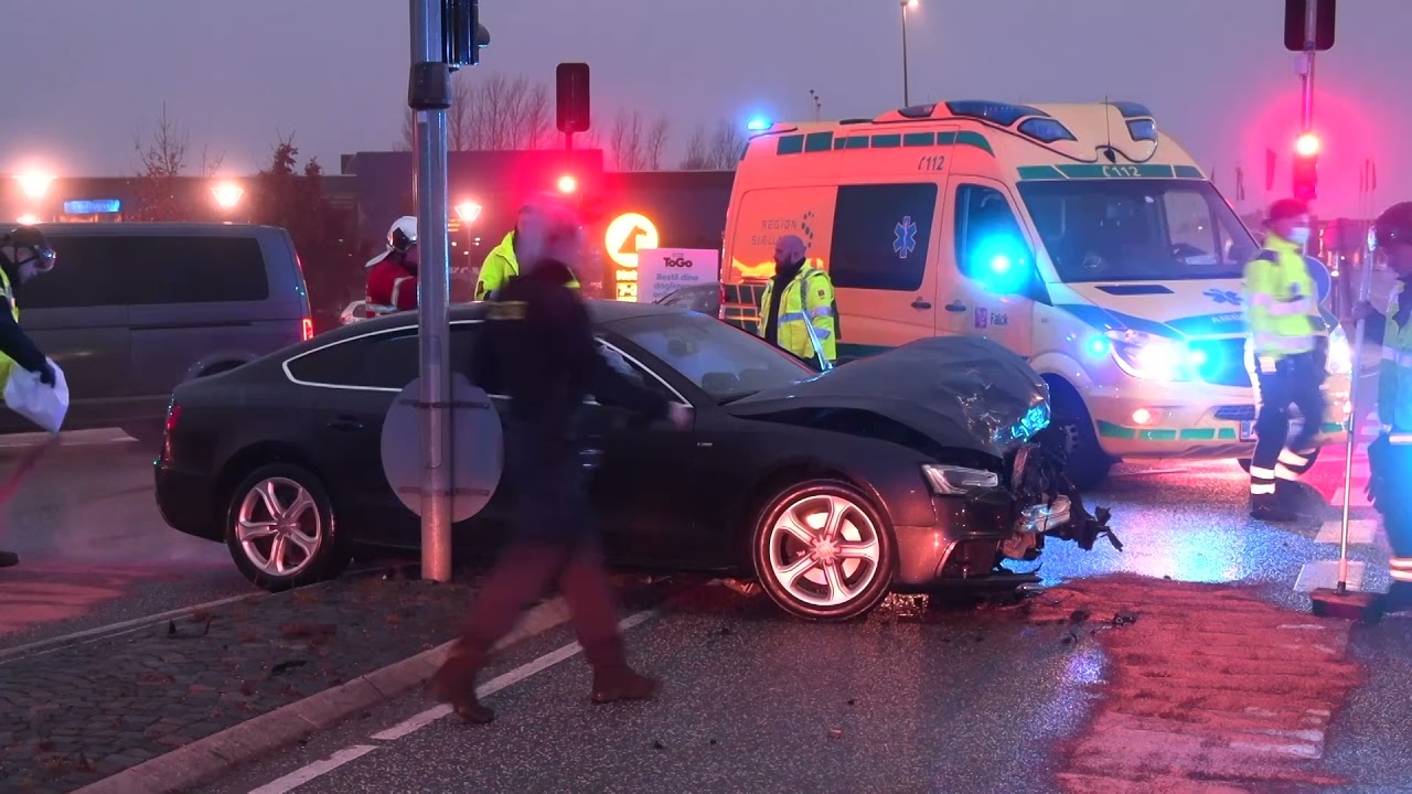 12-12-2021 Færdselsuheld Stenhusvej / Omfartsvejen Holbæk