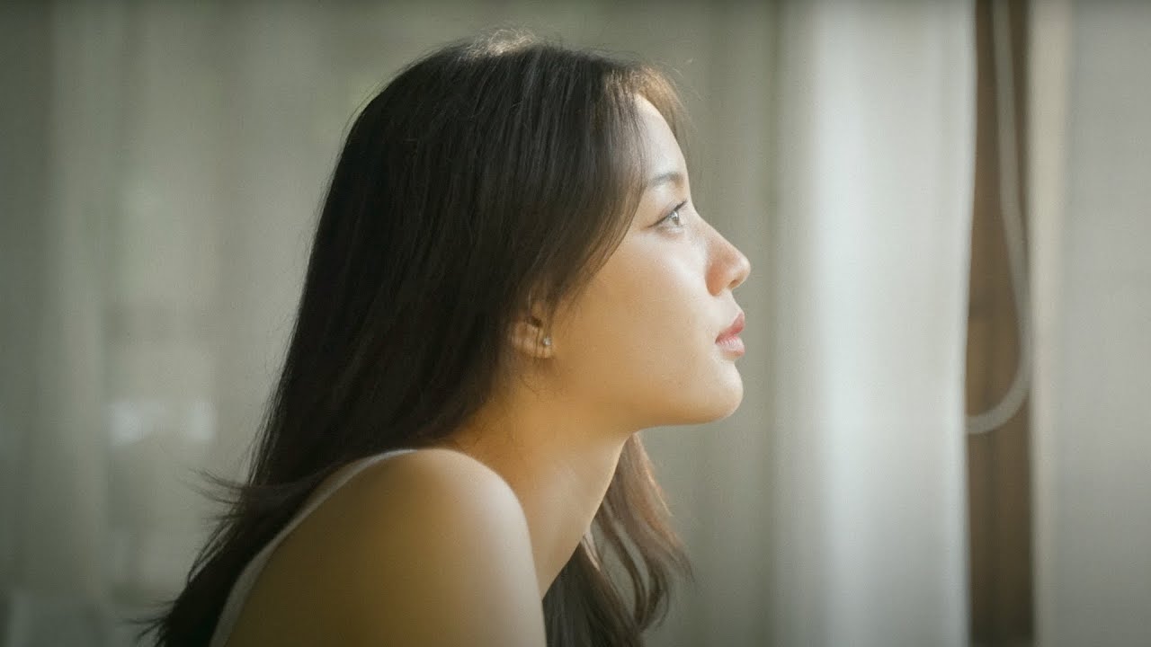 ปกเพลง ไม่ใกล้เคียงฉันเลย — MOVING AND CUT
