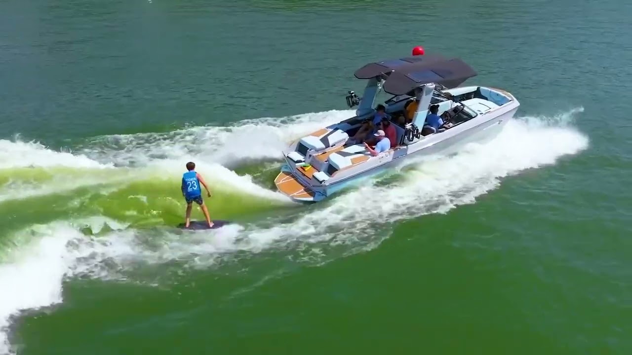 Lake of the Ozark Marine Dealers Overland Park Boat Show