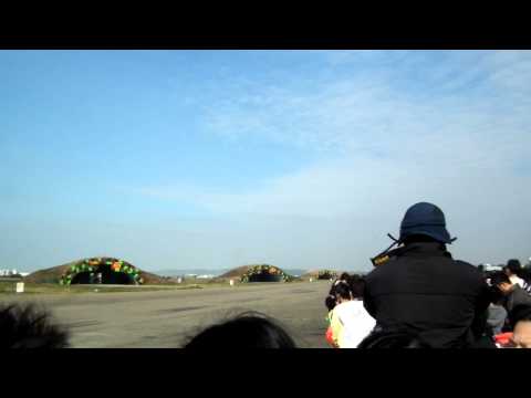 2010.12.11 新竹空軍基地 幻象2000 超低空反轉 進場