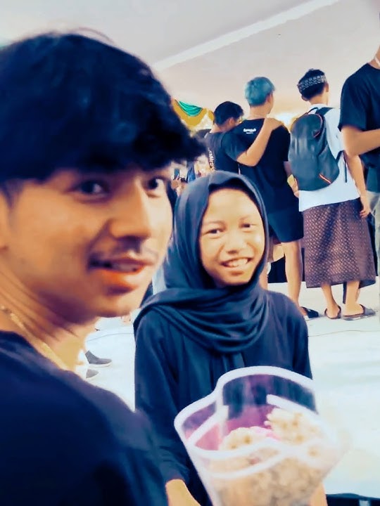 Salting berat! π³πΈ Luki Reza SROTOPtv GWSM dipanggil dan diberi bunga sama fans cewek waktu pentasπππ