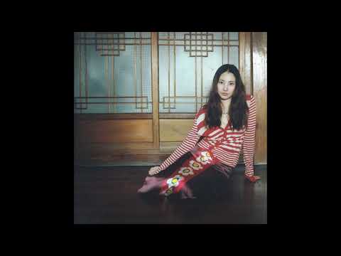 [Official Audio] 유라 (youra) - 구운듯한 얼굴이 너의 모티프(Motif) thumbnail