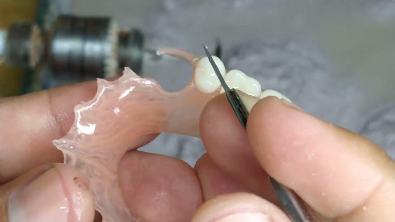 PULIDO DE UNA PRÓTESIS FLEXIBLE.( PARTE 2) super fácil ❤️❤️🦷🦷👍
