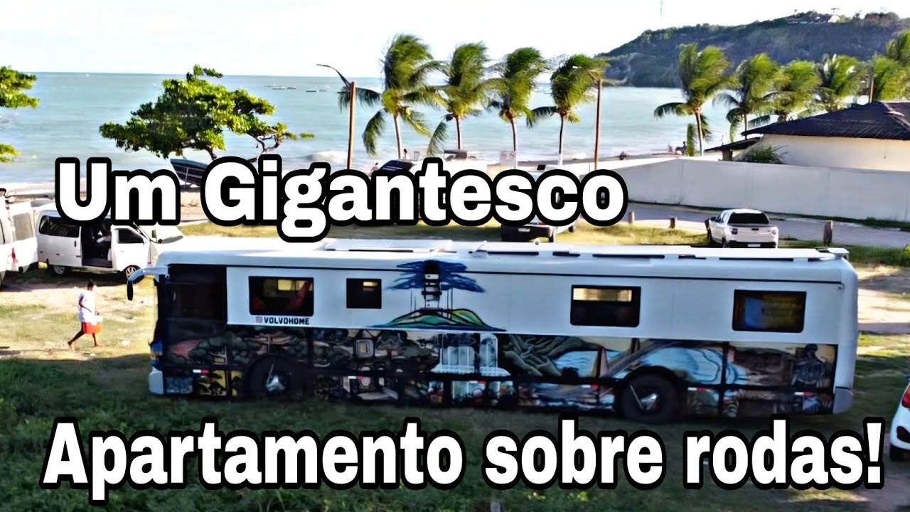 Eles moram dentro de ônibus motorhome gigante! Um verdadeiro apartamento sobre rodas!