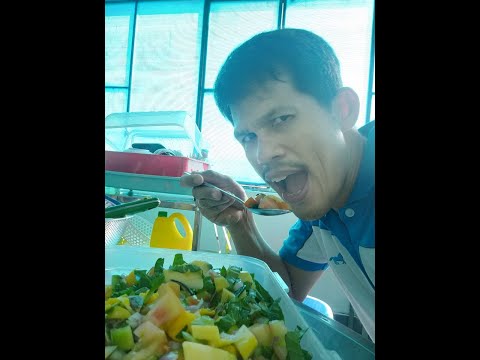 Video: Paano Gumawa Ng Fish Salad