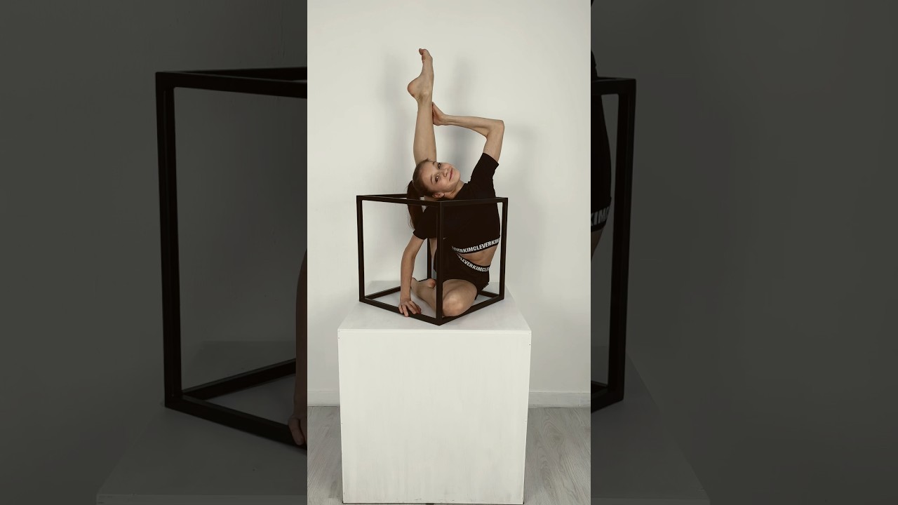 Guess what ad it's filming for? 📸