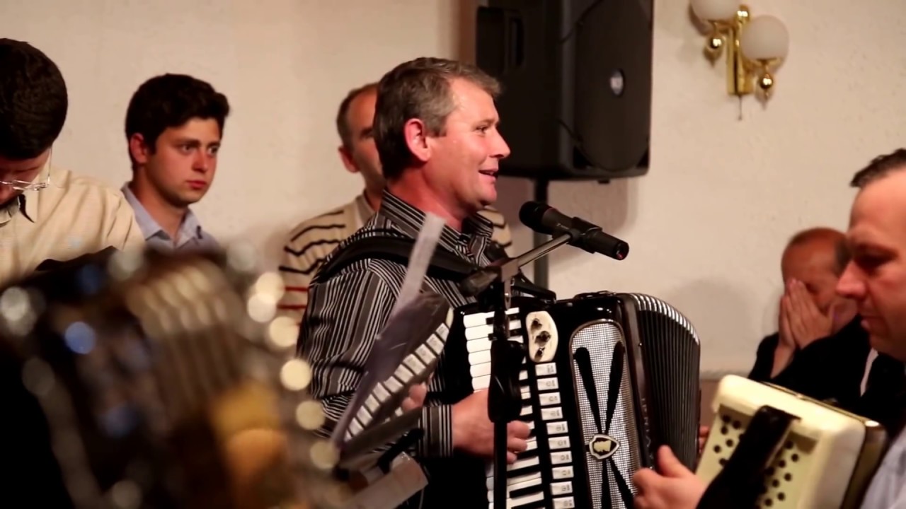 Fratele Nicu Iurean la ciuta   Grupaj de cantari 2