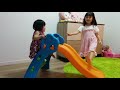 姉妹遊び　　室内滑り台　　おでかけ　室内滑り台で遊んだよ     Play indoor       slide