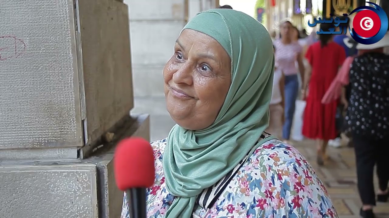 قبل نجيب الاورو من فرنسا نتمتع في تونس وتبقالي الفلوس، توا خمسة ملاين نصرفهم في شهر و نص..