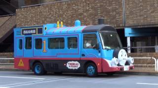 トーマスバスに遭遇！(Kindergarten bus)