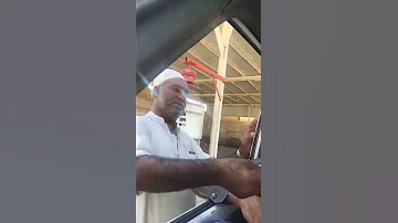 راح لمحطه بنزين وعبى وعطاه ٥٠٠ ريال شوفوا رد الباكستاني 