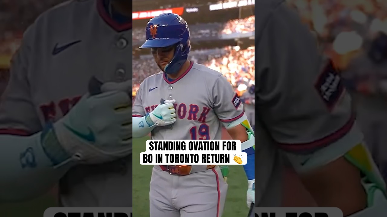 Bo Bichette receives a standing ovation in his first at-bat back in Toronto 💙 #MLB #BlueJays #Mets