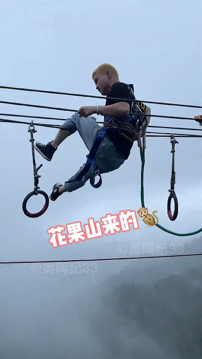 😂Bungee jumping on a 300m cliff😁丨Beautiful scenery#beauty#bungee jumping#cliff#sports😂Bungee jump