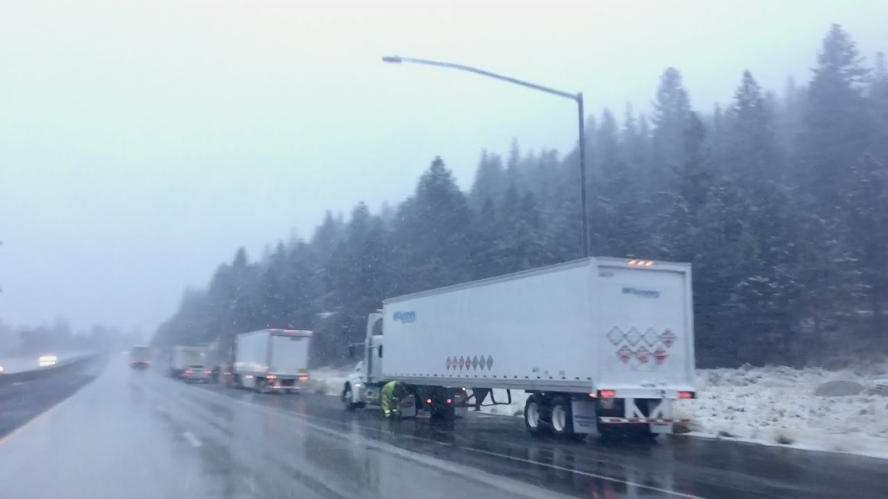 Driving through Donner Lake ( HEAVY SNOW!) YouTube