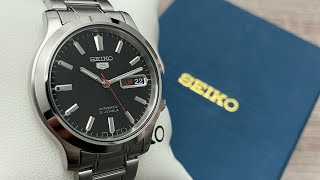 Seiko 5 Automatic Men's Watch SNK795 (Unboxing) @UnboxWatches - YouTube