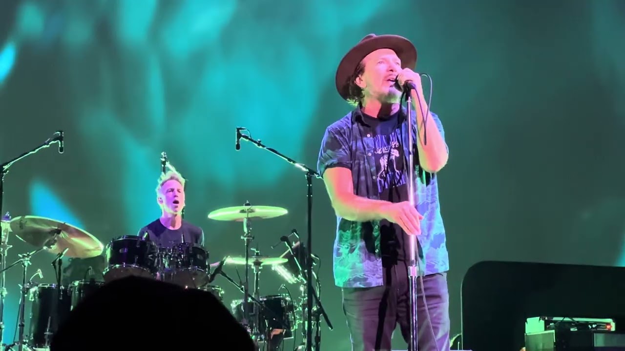 Pearl Jam - Hunger Strike @ PPG Arena Pittsburgh PA, 2025
