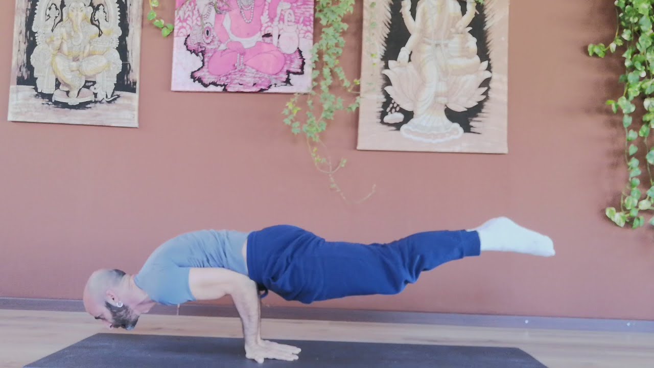 #36 Asana - Mayurasana - Il pavone
