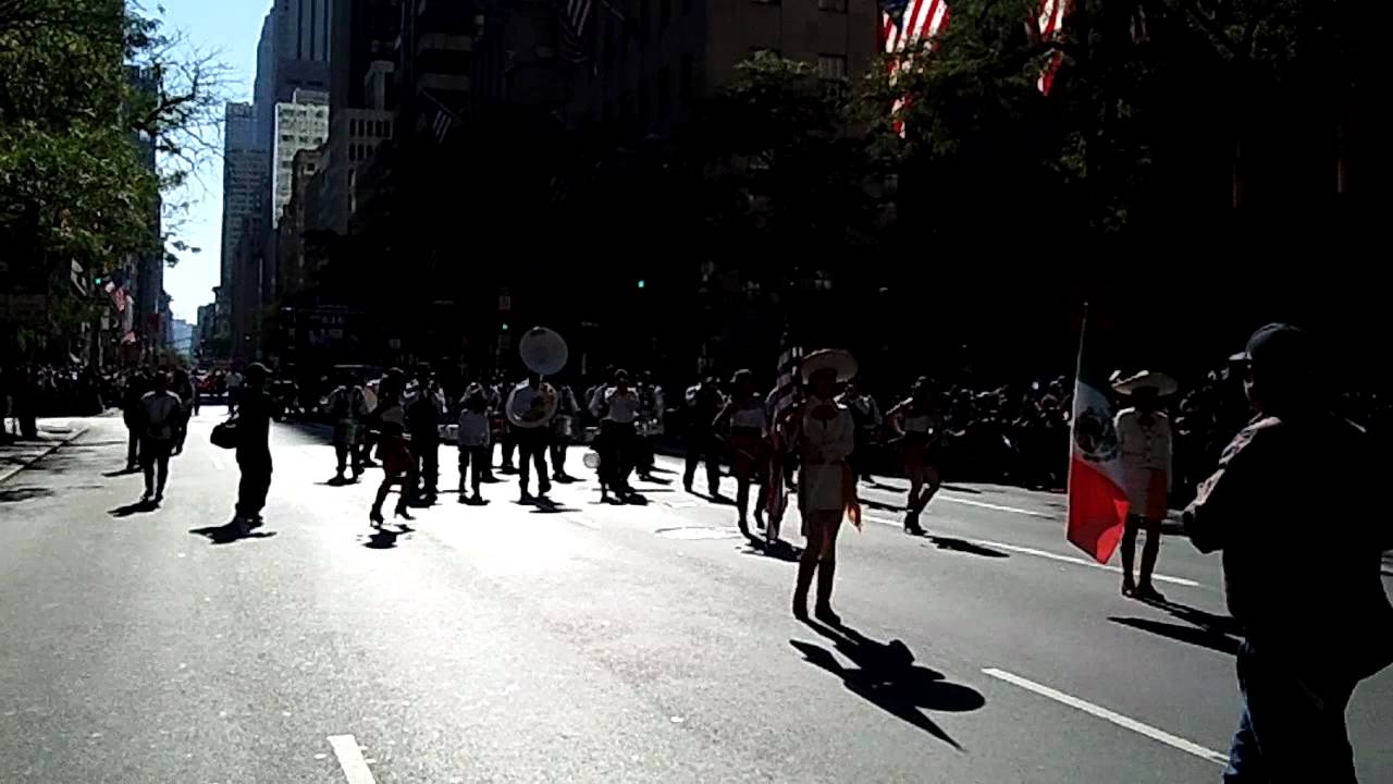 Hispanic Day Parade~NYC~2011~Mexican Band~NYCParadelife~ - YouTube