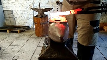 Drawing out 20mm (3/4") square stock for tong reins